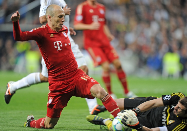 九游娱乐入口-包含国际米兰轻取摩洛哥，罗本一己之力扛起全队的词条