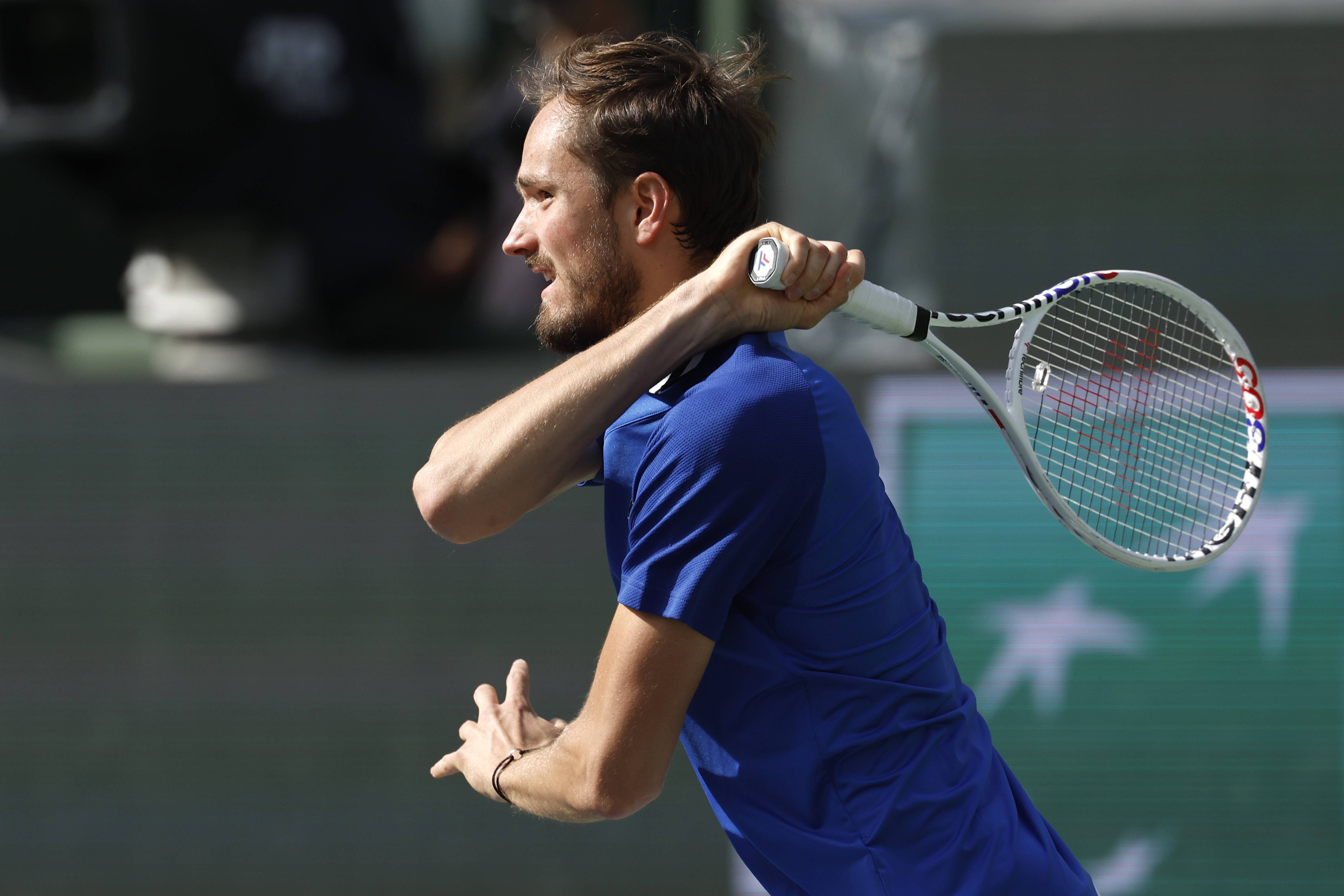 关于意大利网球队强势法国网球队，梅德韦杰夫爆发神勇的信息