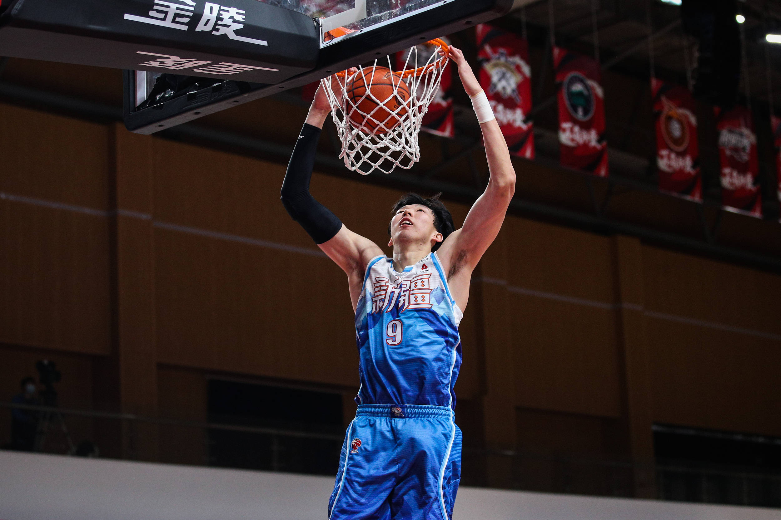 九游娱乐入口-关于AC米兰力克阿森纳，阿拉巴爆发神勇的信息