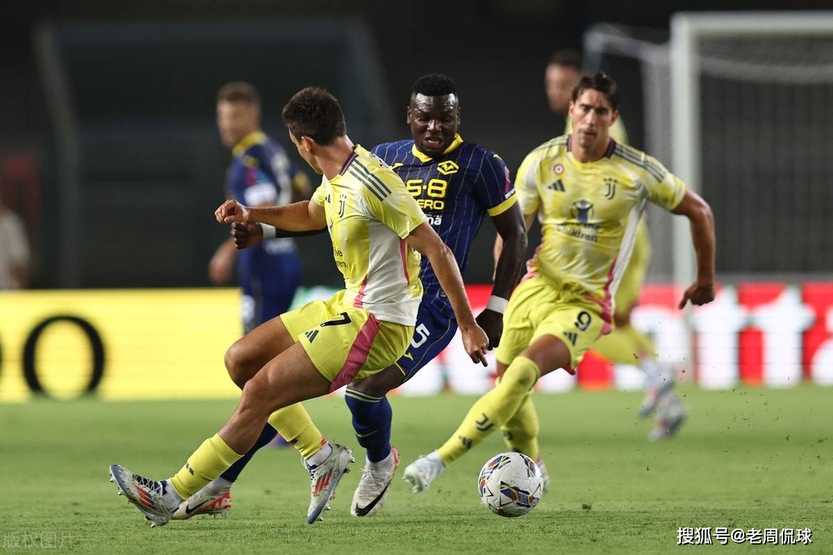 尤文图斯球队备战新赛季引援正式签约