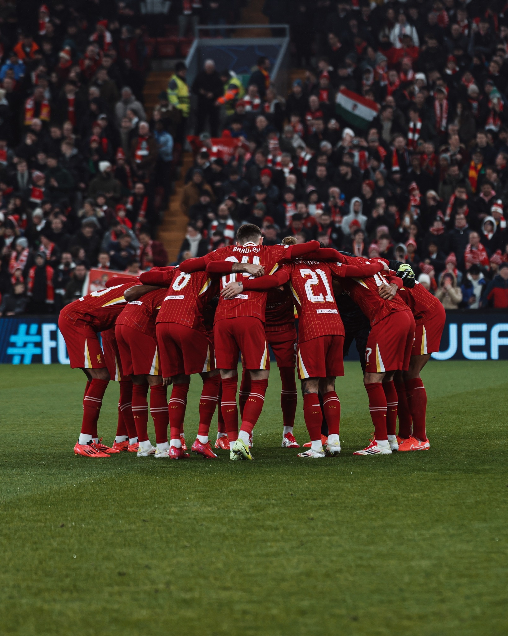 九游官网-利物浦主场大胜巴黎，晋级强