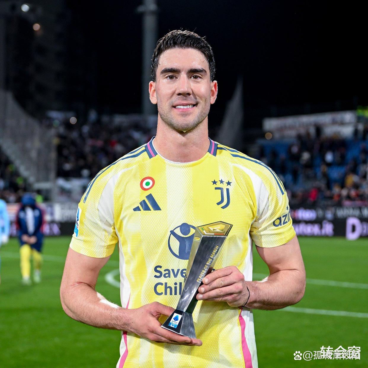 九游体育APP下载-欧洲球员转会传闻频现，引发球迷关注的简单介绍