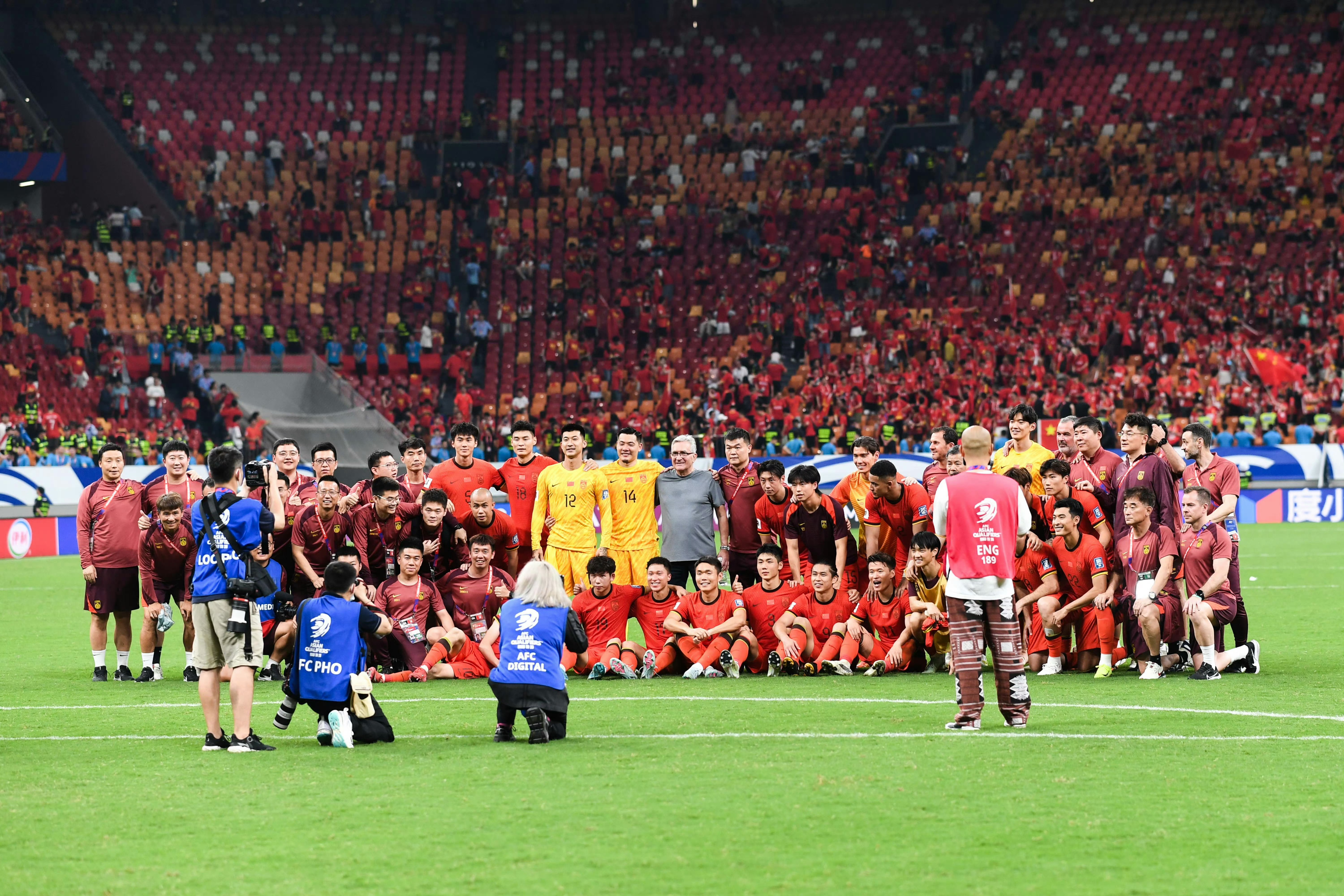 一场重量级足球对决，胜负难料的简单介绍