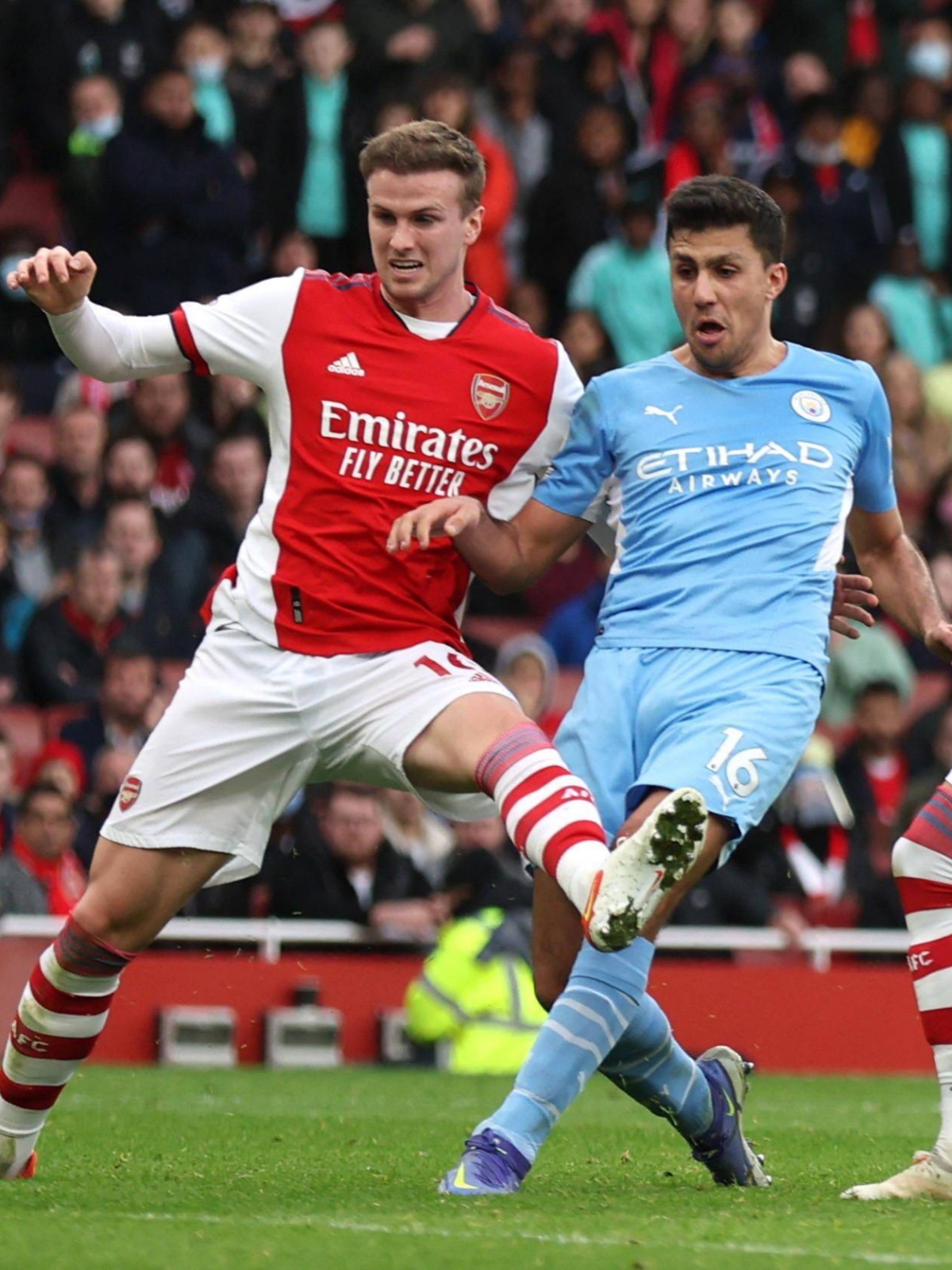 阿森纳前锋精准射门,连续进球 阿森纳前锋精准射门,连续进球