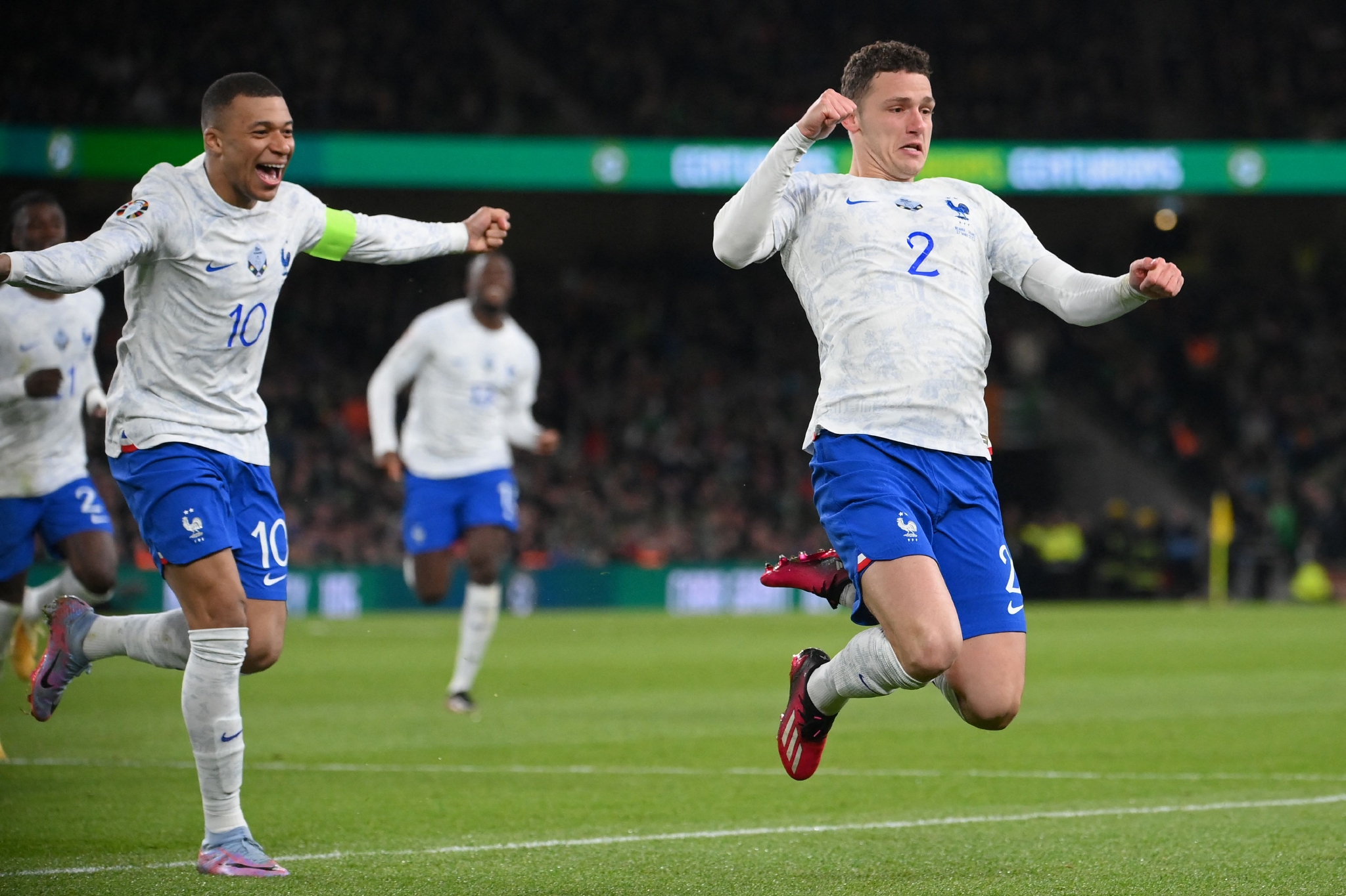 九游体育直播-欧预赛劲敌相对，谁能勇往直前？的简单介绍