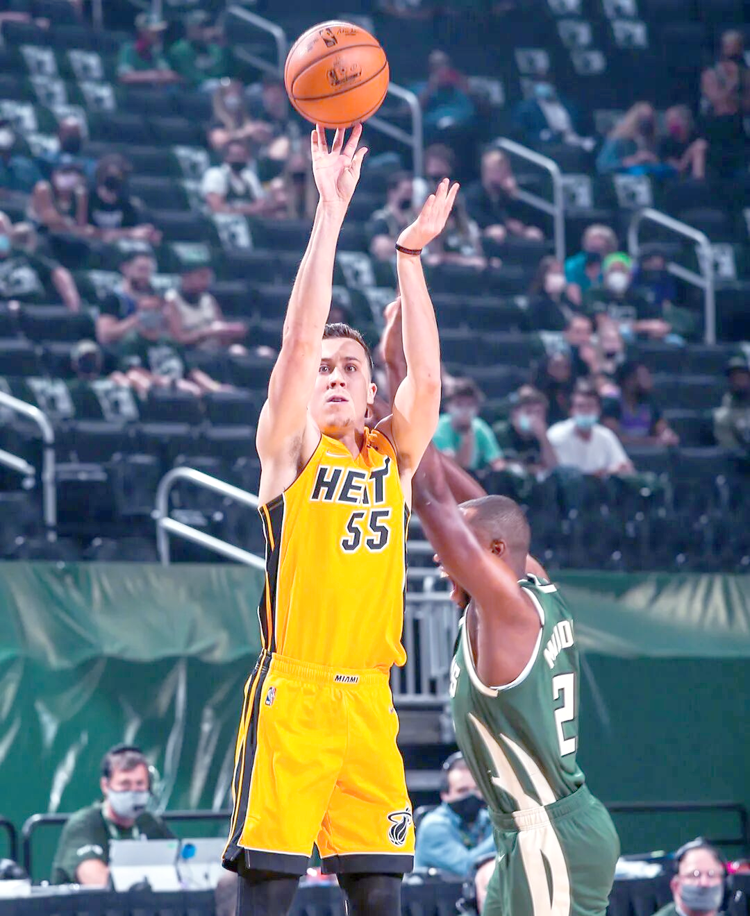 九游体育平台-热火逆转雄鹿，乔治关键制胜的简单介绍