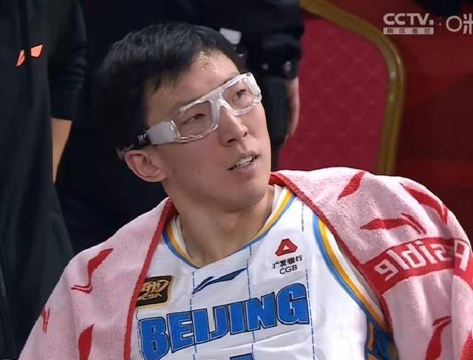 九游中国-青岛队轻取篮网，胡金秋点燃赛场的简单介绍