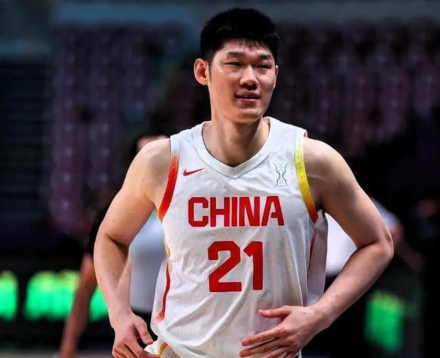 青岛队轻取篮网，胡金秋点燃赛场的简单介绍