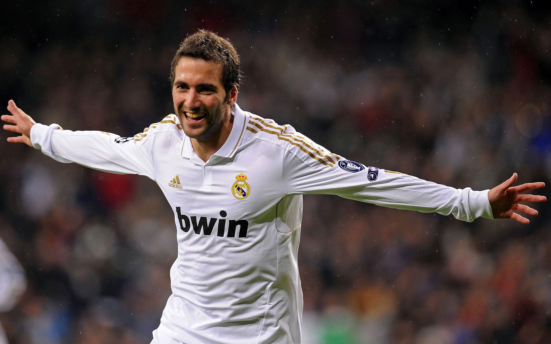 九游APP-凯恩临危受命率队破局，加拿大足球的伊拉克战役启示录